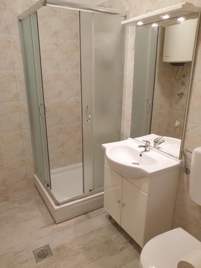 Apartman P-E Pula Bagian luar foto